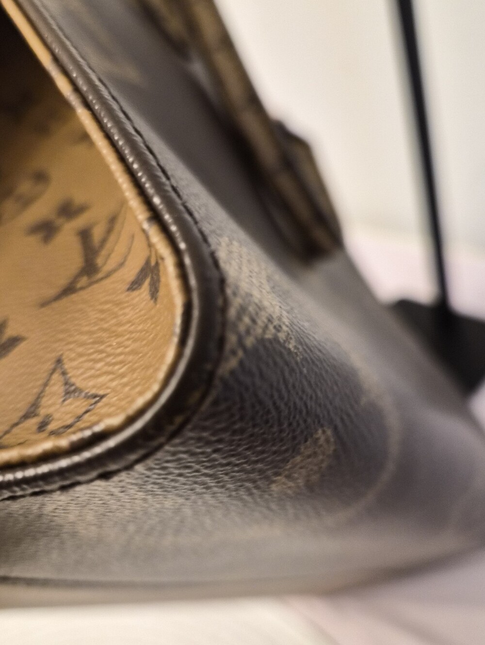 Louis Vuitton OnTheGo MM Giant Monogram Reverse Tote | COA - Microchipped - Picture 14 of 16